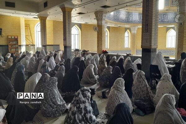 تقدیر از کارمندان فعال شهرداری در نمازجمعه ملارد