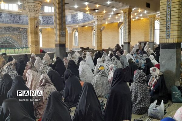 تقدیر از کارمندان فعال شهرداری در نمازجمعه ملارد