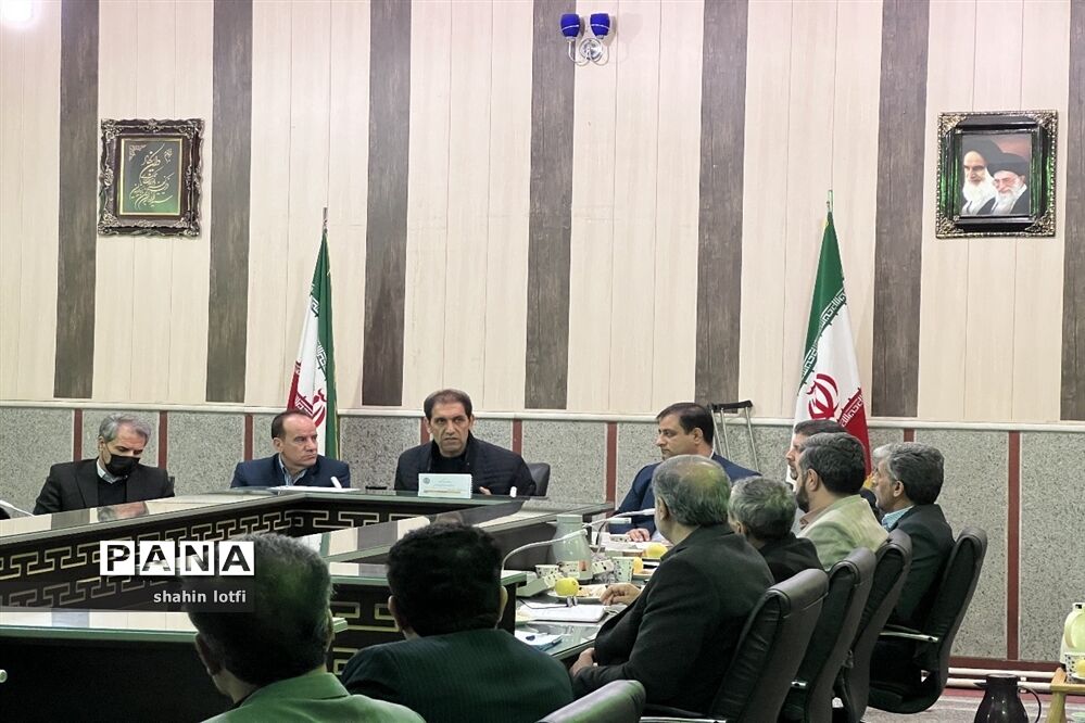 نشست معاونان، کارشناس مسئولان و کارشناسان آموزش متوسطه آموزش و پرورش استان