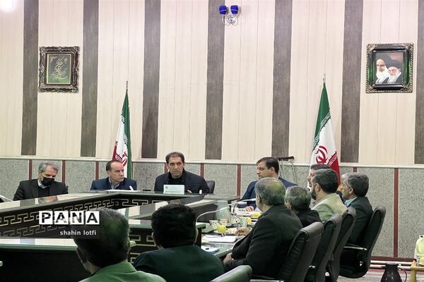 نشست معاونان، کارشناس مسئولان و کارشناسان آموزش متوسطه آموزش و پرورش استان