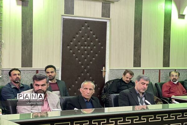 نشست معاونان، کارشناس مسئولان و کارشناسان آموزش متوسطه آموزش و پرورش استان