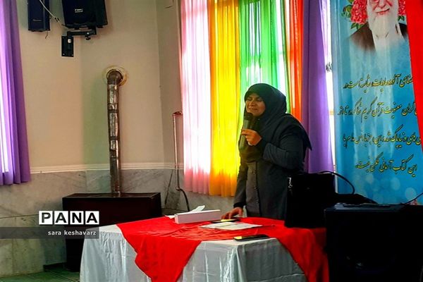 برگزاری جلسات گفتمان دینی در دبیرستان دخترانه سروش ناحیه 3 شیراز