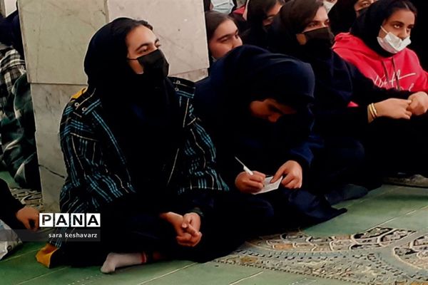 برگزاری جلسات گفتمان دینی در دبیرستان دخترانه سروش ناحیه 3 شیراز
