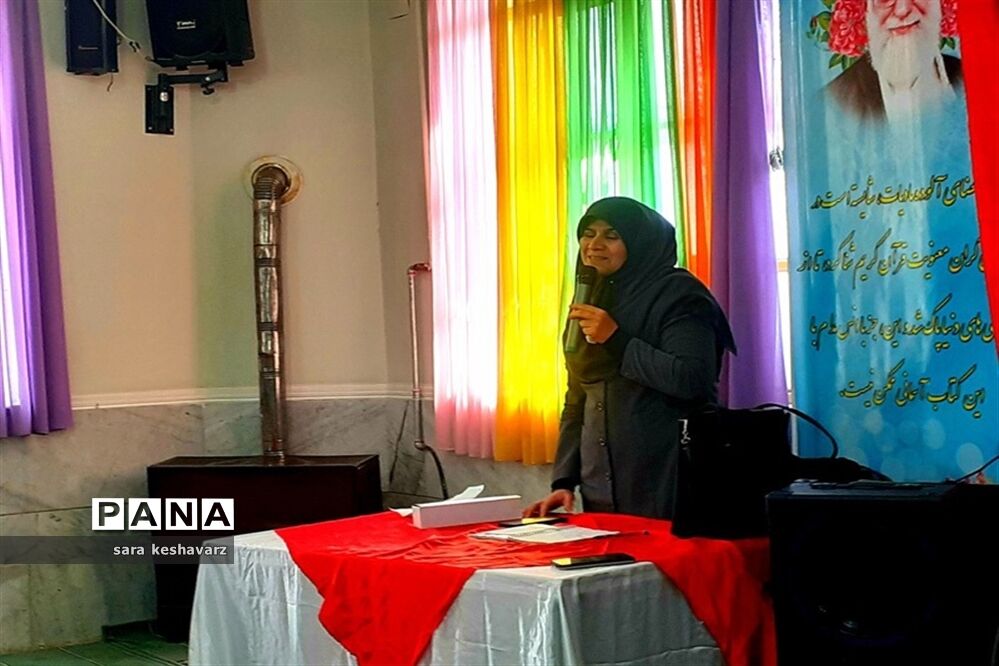برگزاری جلسات گفتمان دینی در دبیرستان دخترانه سروش ناحیه 3 شیراز