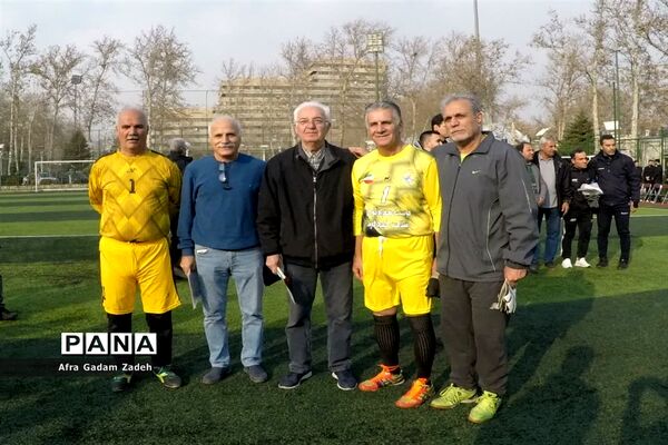 بازی خیرخواهانه فوتبال به نفع کودکان سرطانی