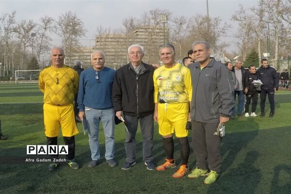 بازی خیرخواهانه فوتبال به نفع کودکان سرطانی