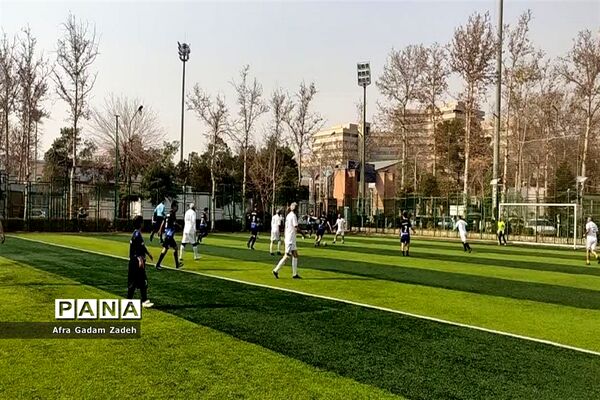 بازی خیرخواهانه فوتبال به نفع کودکان سرطانی