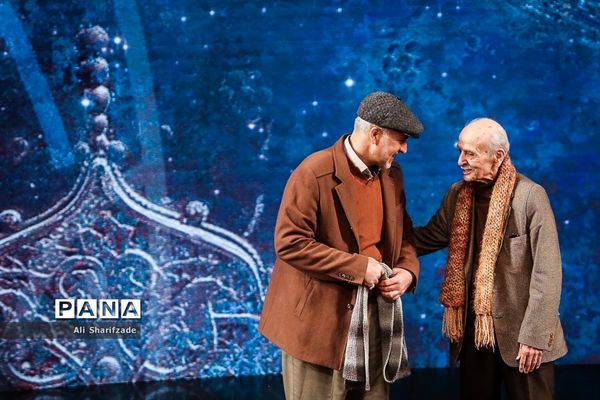 افتتاحیه چهل و یکمین جشنواره بین‌المللی تئاتر فجر