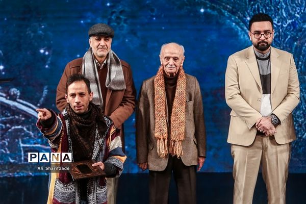 افتتاحیه چهل و یکمین جشنواره بین‌المللی تئاتر فجر