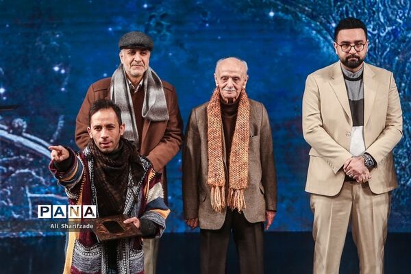افتتاحیه چهل و یکمین جشنواره بین‌المللی تئاتر فجر