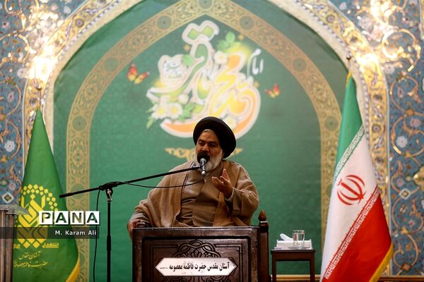 مراسم گرامیداشت شهدای «سرود پرواز» در حرم حضرت معصومه(س)