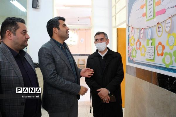 افتتاح نمایشگاه خلاقیت، کارآفرینی و دست‌سازه‌های دانش‌آموزی درهنرستان شیخ محمد بلیغ فیروزکوه