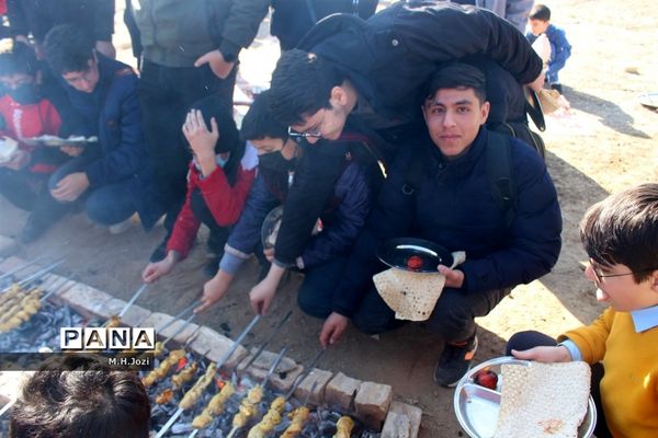 کاردوی نمایشگاه مدرسه انقلاب ویژه پسران در قم-2