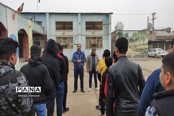 بازدید دانش‌آموزان پایه نهم از هنرستان های کاردانش