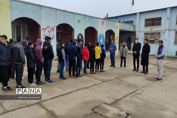 بازدید دانش‌آموزان پایه نهم از هنرستان های کاردانش