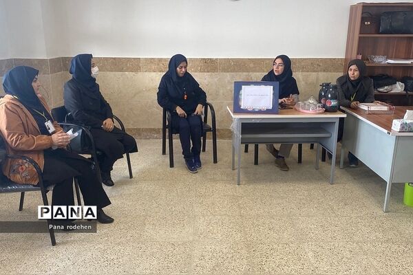 برگزاری جلسات  پیش‌اجلاس و کمیته نماز در مدارس رودهن