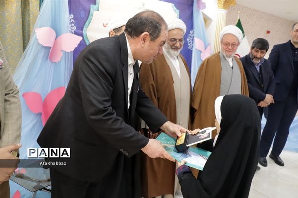 آیین اختتامیه جشنواره عهد دانش‌آموزان دبستانی با حاج قاسم در تبریز