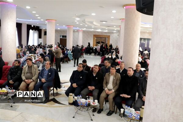 آیین اختتامیه جشنواره عهد دانش‌آموزان دبستانی با حاج قاسم در تبریز