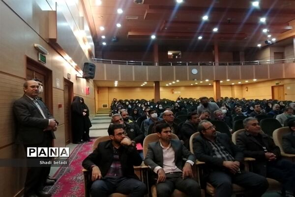 برگزاری جلسه جهاد تبیین در آموزش و پرورش ناحیه یک شیراز