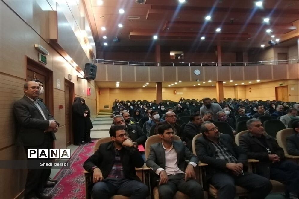 برگزاری جلسه جهاد تبیین در آموزش و پرورش ناحیه یک شیراز
