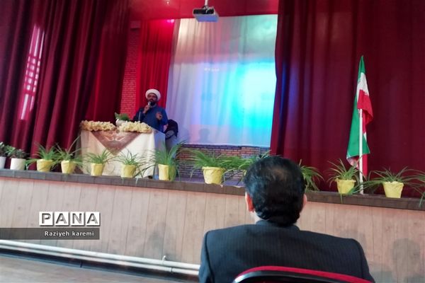 ‌برگزاری اجلاسیه نماز در هنرستان استثنایی خیریه اسلامی ناحیه 2 شیراز