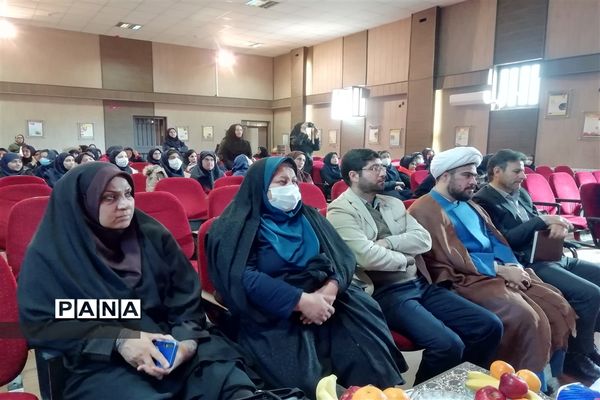 ‌برگزاری اجلاسیه نماز در هنرستان استثنایی خیریه اسلامی ناحیه 2 شیراز