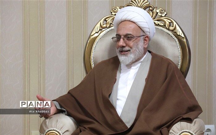 آموزش و پرورش با تمامی سختی‌ها، لذت بخش است؛  زیرا نتیجه آن رضایت الهی است