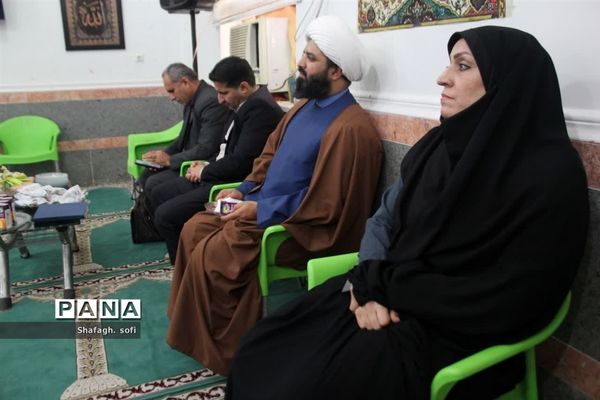 تجلیل از مادر شهید در دبیرستان دخترانه شاهد امیدیه