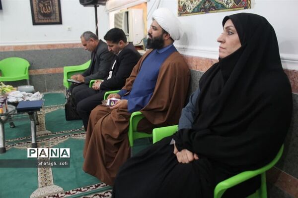 تجلیل از مادر شهید در دبیرستان دخترانه شاهد امیدیه