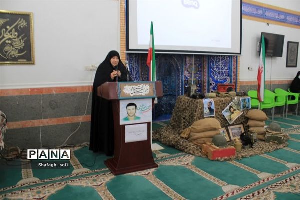 تجلیل از مادر شهید در دبیرستان دخترانه شاهد امیدیه