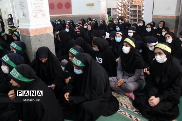 تجلیل از مادر شهید در دبیرستان دخترانه شاهد امیدیه