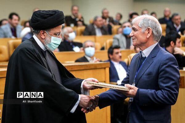 بیست و هشتمین جشنواره تحقیقات و فناوری علوم پزشکی رازی
