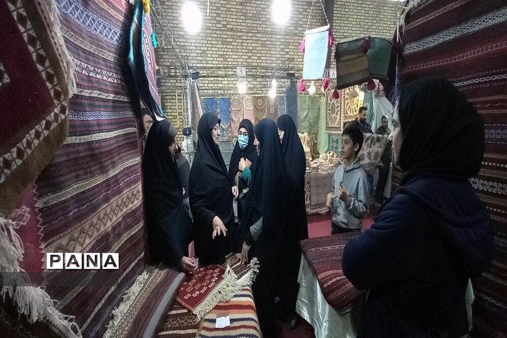 ‌‌نمایشگاه صنایع‌دستی، سوغات و هدایا در شهرستان قاین