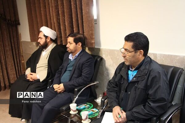 برگزاری جلسه شورای فرهنگی رودهن در دفتر امام‌جمعه