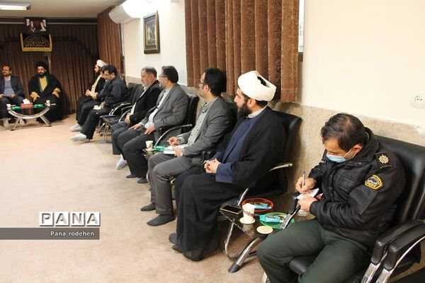 برگزاری جلسه شورای فرهنگی رودهن در دفتر امام‌جمعه