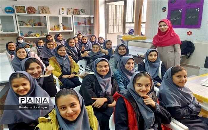خلاقیت و دیدنو نسبت به مسائل، لازمه ایفای نقش مؤثر در جامعه است