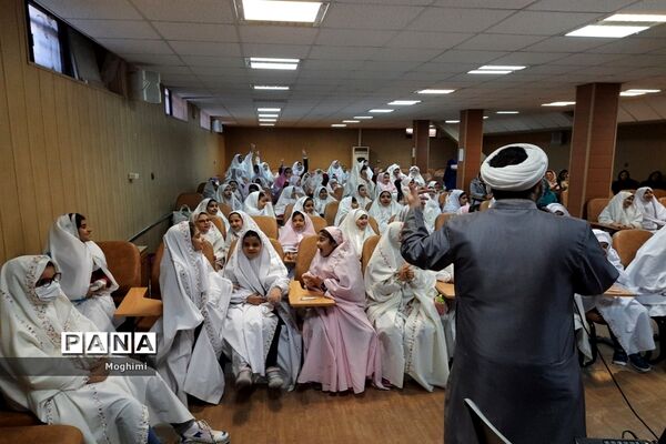 جشن عبادت دبستان حقیقت منطقه ۱۳