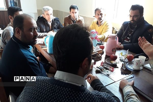 نشست هماهنگی، توجیهی و برنامه‌ریزی‌ بین آموزش و پرورش رودهن  و دفتر امام‌جمعه ‌