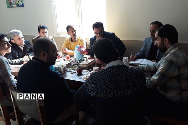 نشست هماهنگی، توجیهی و برنامه‌ریزی‌ بین آموزش و پرورش رودهن  و دفتر امام‌جمعه ‌