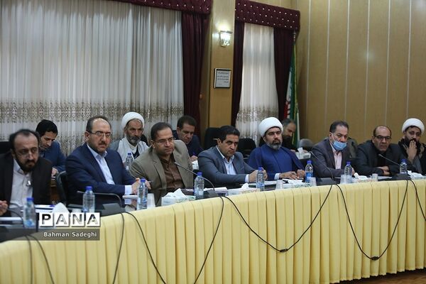 نشست هم‌اندیشی‌ معاونان پرورشی و فرهنگی، روسای ادارات قرآن، عترت و نماز و مدیران سازمان دانش‌آموزی