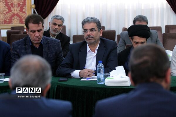 نشست هم‌اندیشی‌ معاونان پرورشی و فرهنگی، روسای ادارات قرآن، عترت و نماز و مدیران سازمان دانش‌آموزی