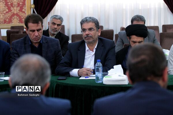 نشست هم‌اندیشی‌ معاونان پرورشی و فرهنگی، روسای ادارات قرآن، عترت و نماز و مدیران سازمان دانش‌آموزی