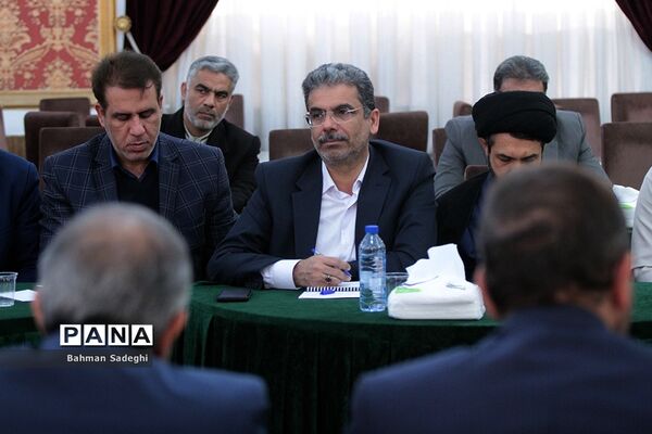 نشست هم‌اندیشی‌ معاونان پرورشی و فرهنگی، روسای ادارات قرآن، عترت و نماز و مدیران سازمان دانش‌آموزی