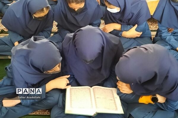 محفل انس با قرآن به‌مناسبت شهادت امام هادی (ع) در سربندان دماوند