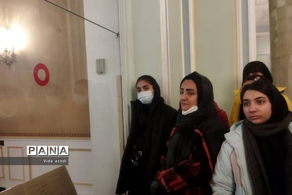 اردوی دانش‌آموزان دبیرستان دخترانه  سما رودهن در کاخ موزه سعدآباد