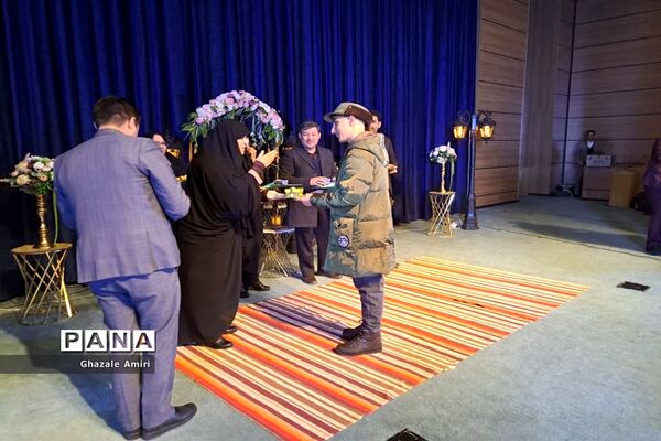 مراسم تجلیل از دانش‌آموزان برتر فرهنگی و هنری در ناحیه ۴ شیراز