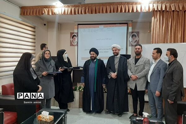 اختتامیه اجلاس نماز و تقدیر از فعالان نماز در آموزش و پرورش رودهن