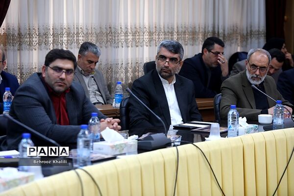 نشست هم‌اندیشی‌ معاونان پرورشی و فرهنگی، روسای ادارات قرآن، عترت و نماز و مدیران سازمان دانش‌آموزی-2