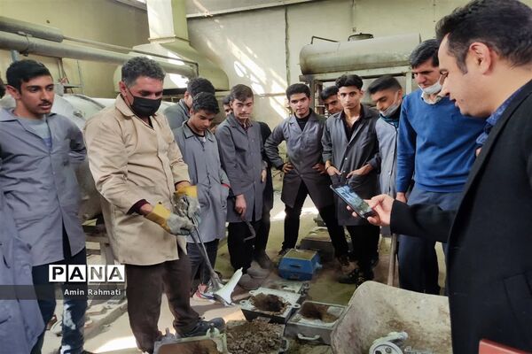 بازدید مدیران هنرستان‌ها از هنرستان ماندگار و نمونه دولتی طالقانی