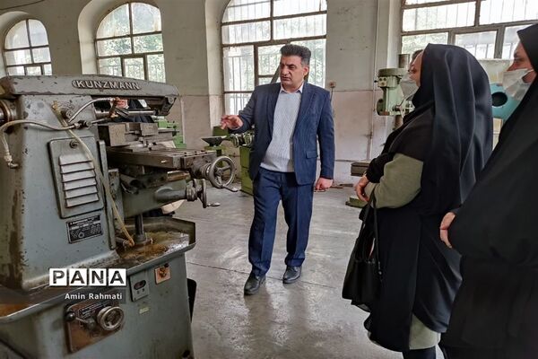 بازدید مدیران هنرستان‌ها از هنرستان ماندگار و نمونه دولتی طالقانی